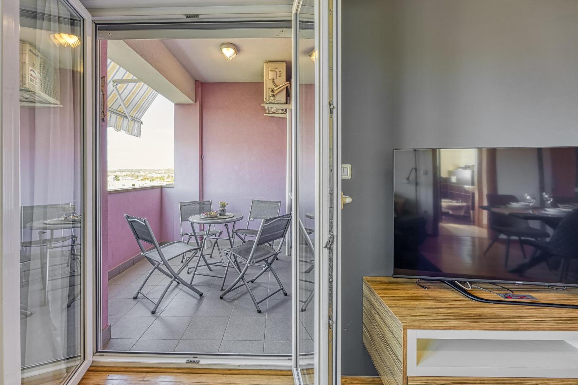 Apartment Dea - Three Bedroom Apartment พูลา ภายนอก รูปภาพ
