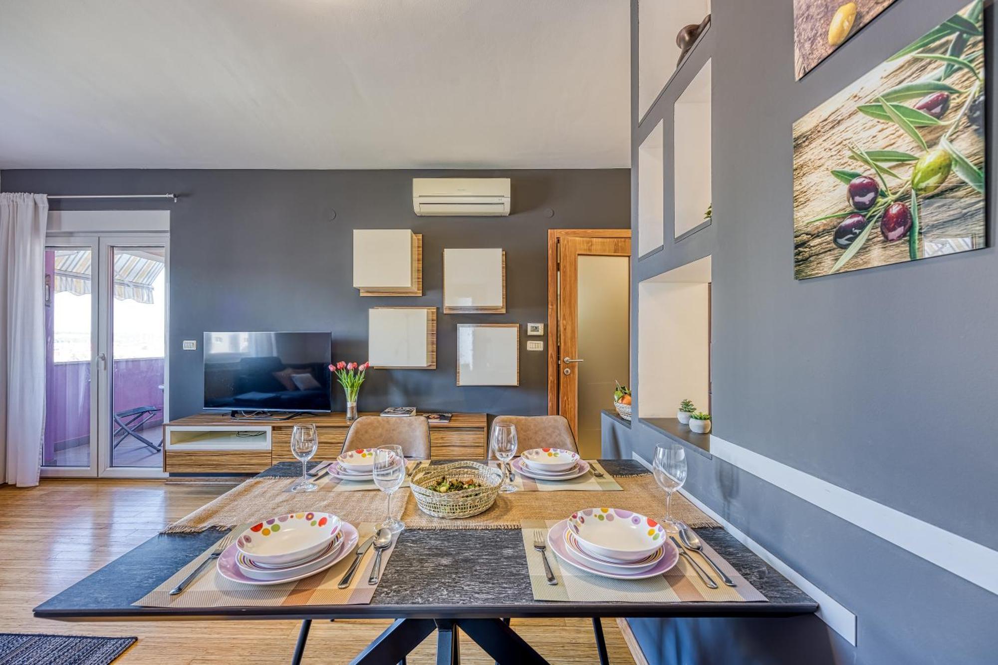 Apartment Dea - Three Bedroom Apartment พูลา ภายนอก รูปภาพ